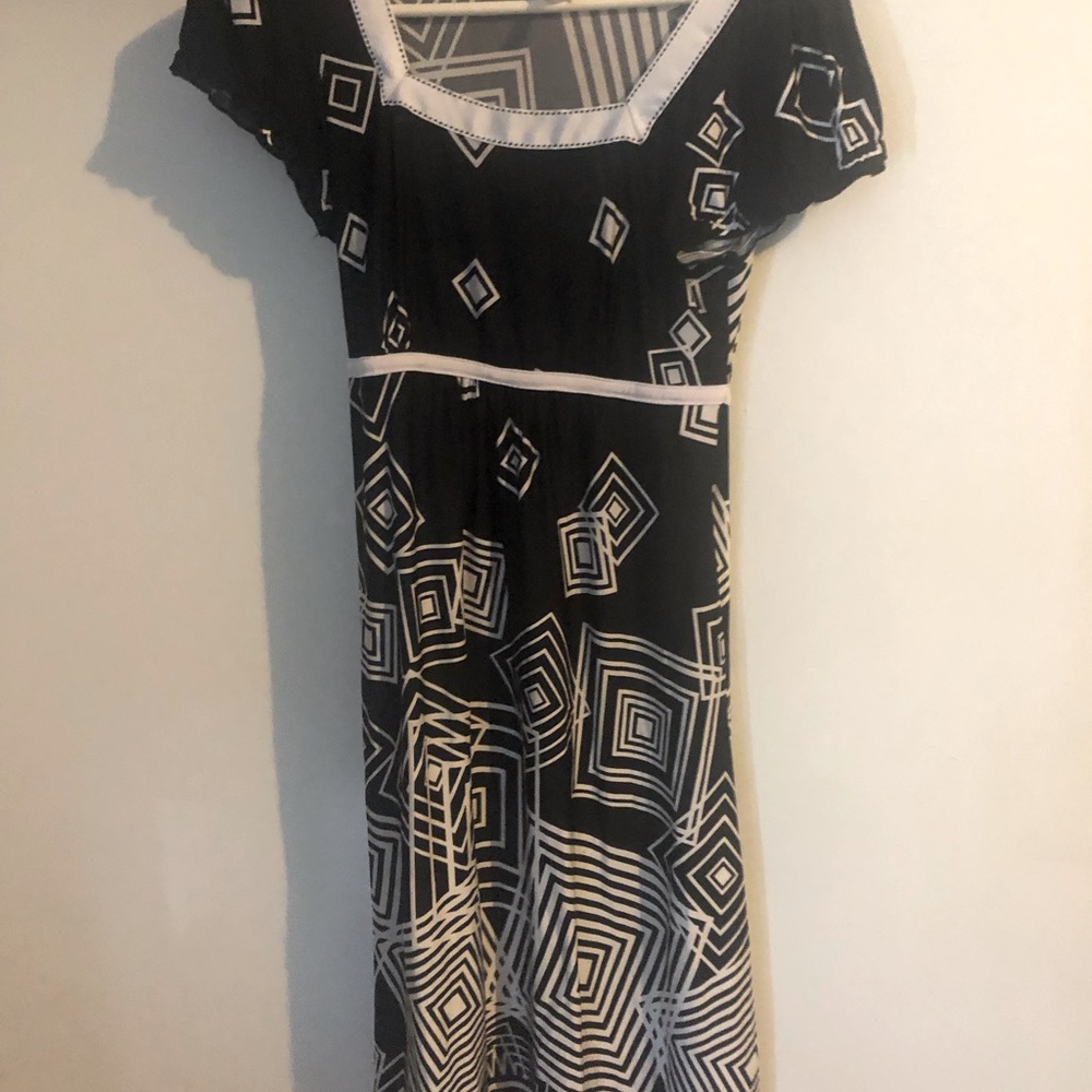 Women’s black & white dress